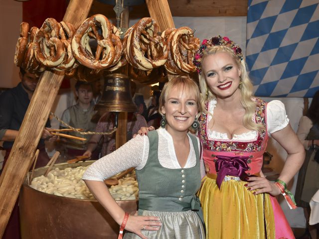 Maria Hauser und Franziska Knuppe