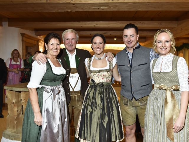 Magdalena, Balthasar, Elisabeth und Maria Hauser mit Andreas Gabalier